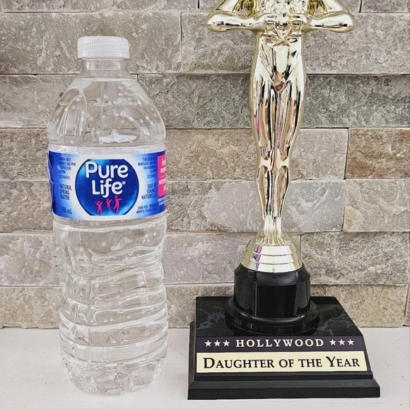 Hollywood Award Trophy OSCAR   Daughter of the Year - Picture 4 of 4